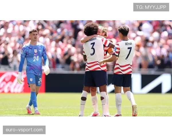 美国2-0澳大利亚提前晋级，弗里曼进球为何值得关注